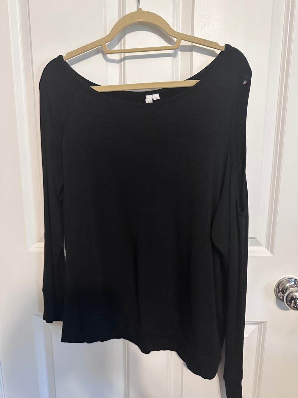 Elan L/S Black Cold Shoulder Top Large